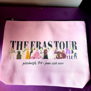 🤠NWOT Pink The Eras Tour Pouch